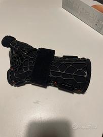 Tutore leggero e traspirante polso destro