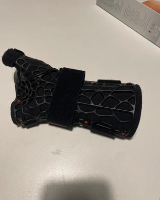 Tutore leggero e traspirante polso destro