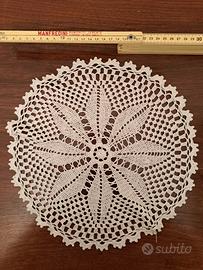 3 centrotavola vintage ricamati a mano