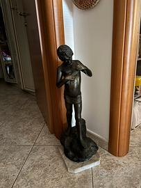 Statuina in bronzo