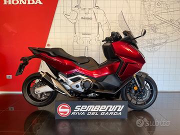 Honda Forza 750 2024