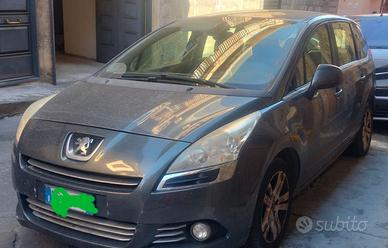 PEUGEOT 5008 5 +2 POSTI 7 POSTI