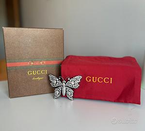 Spilla Gucci con cristalli