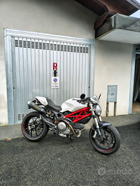 Ducati Monster 796