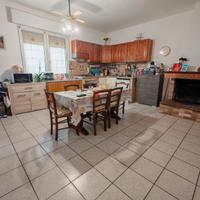 Villa con azienda agricola avviata