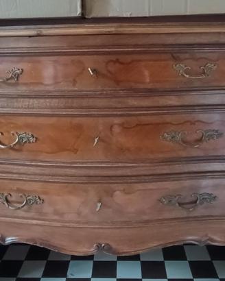 Cassettone mosso stile Luigi XV – Ottime condizion