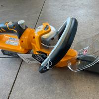 Tagliasiepi a batteria