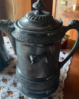 Caraffa in peltro