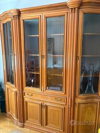 CREDENZA ELEGANTE IN LEGNO