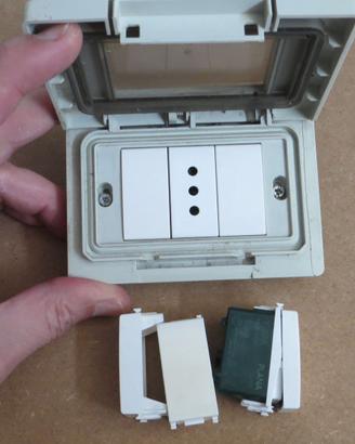 Placca stagna Vimar completa presa