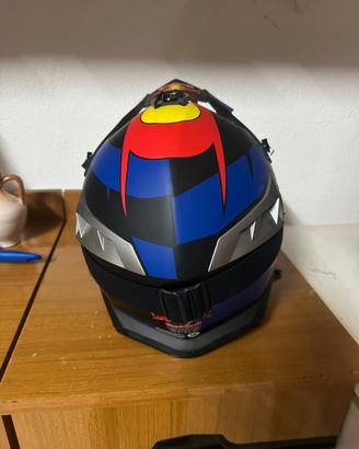 casco red bull