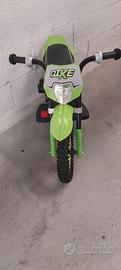 Moto elettrica per bambini da sistemare