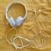 Cuffie bianche SONY + Earpods Apple