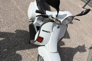 Vespa 50