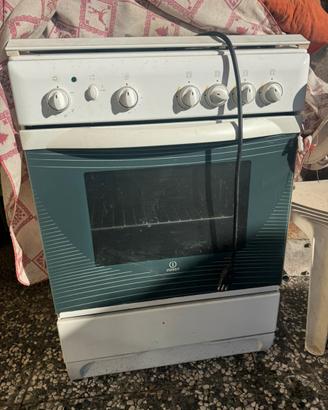 Cucina con forno
