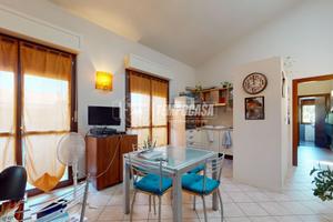 Trilocale con balcone e garage