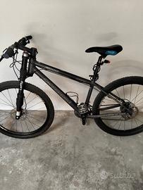 Montan bike connondole f 100
