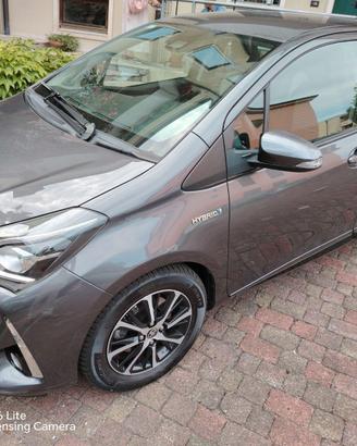 TOYOTA YARIS HIBRID