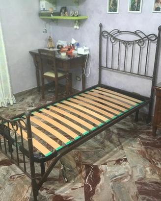 Letto in ferro battuto e reti