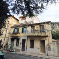 4 LOCALI A POGGIO CATINO