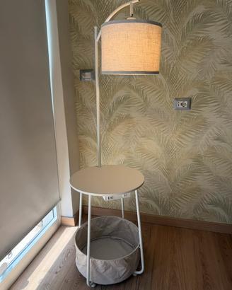 Tavolino con lampada integrata