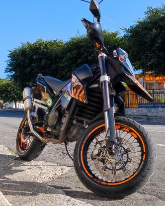 ktm 690 supermoto 2011 A2