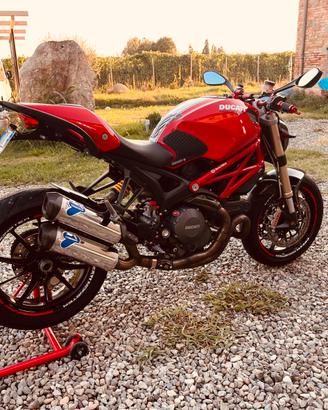 Ducati monster 1100 evo