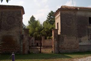 Rustico / Casale di 360 m² con più di 5 locali a C