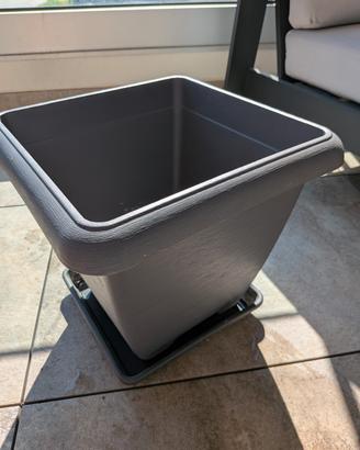 vaso di plastica colore antracite 40cm