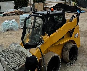 Minipala cat 242b TURBO con high flow + accessori