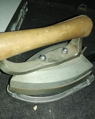 set di ferri da stiro antichi