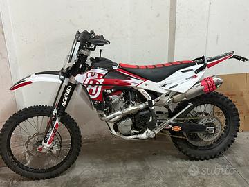 Husqvarna 450 cc 4T. Targata