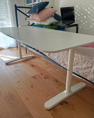 Scrivania Bekant Ikea 160x80