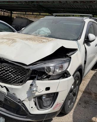 Kia Sorento 2.2 CRDi AWD SINISTRATA