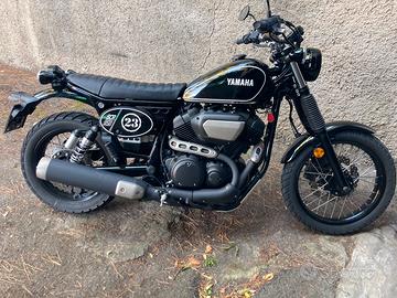 Yamaha SCR 950