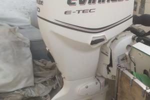 Fuoribordo Evinrude E-Tech motore 90 cv