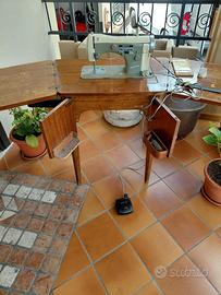 Macchina da cucire Necchi con mobile