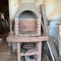 Barbecue in muratura a legna e carbone