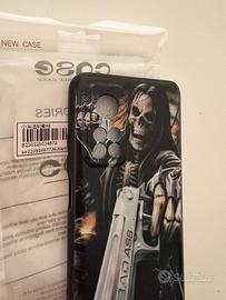 Cover per telefono con teschio e pistola