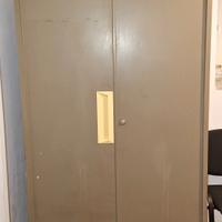 Armadio Metallico con serratura 