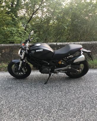 Ducati Monster 696+ - 2010