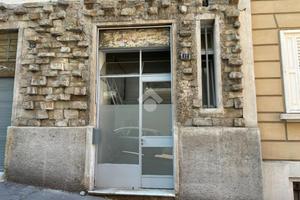 NEGOZIO A TRIESTE