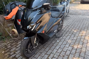TMAX 560 step 1