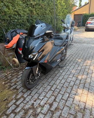 TMAX 560 step 1