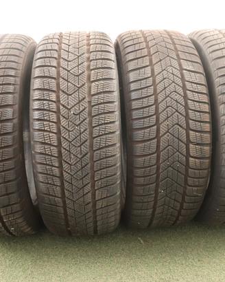 Gomme Pirelli Sottozero 3 225 45 18 inverno