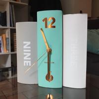 Orologio da tavolo KARLSSON originale forma libri