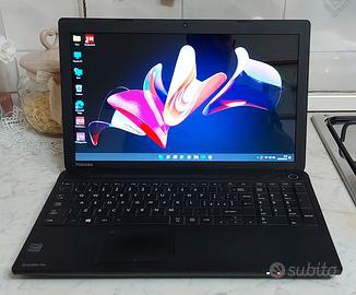Notebook Toshiba i3 quad-core 8GB 1T-HD 15 pollici