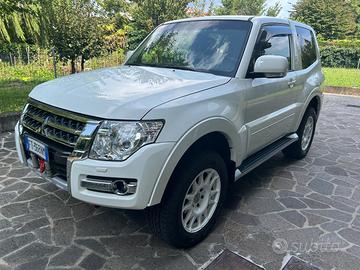 Mitsubishi Pajero Pajero IV 3.2 auto