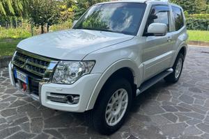 Mitsubishi Pajero Pajero IV 3.2 auto