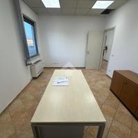 UFFICIO A TREZZANO SUL NAVIGLIO